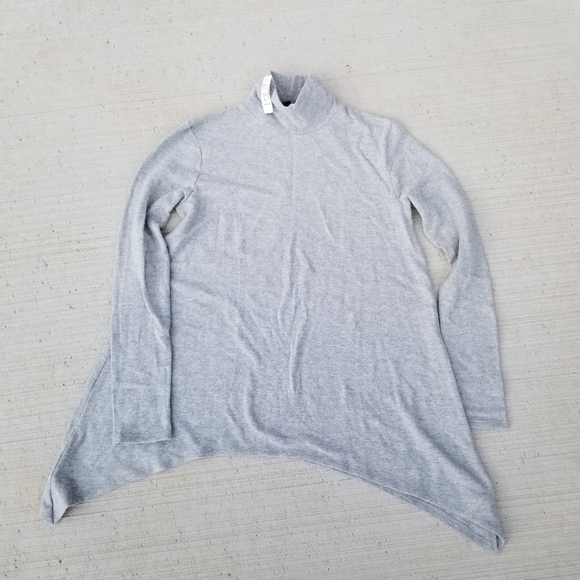 Saks Fifth Avenue long turtle neck sweater - Picture 1 of 4